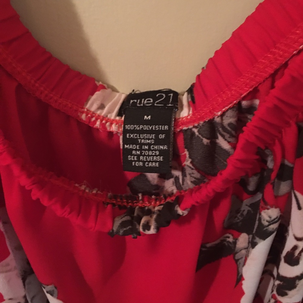 Short dress - Picture 3 of 3